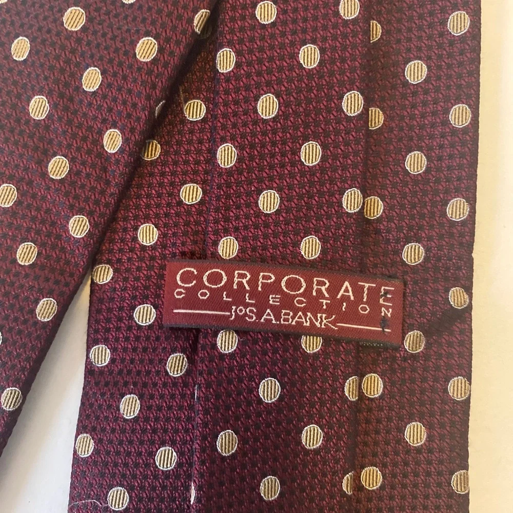 JOS A BANK Burgundy Dot Men’s 100% Silk Neck Tie $45 EUC